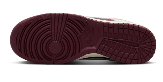 Nike Dunk Low Premium 'Valentine's Day 2023' DR9705-100 – Love Letter Edition