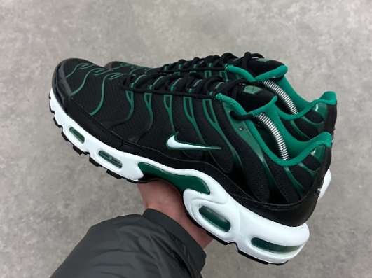 Nike Air Max Plus TN 'Malachite' | Black-Green Voltage